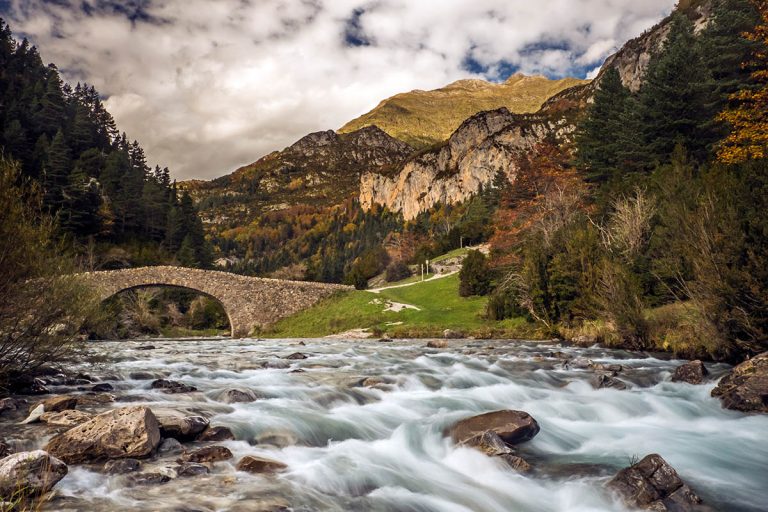 Bujaruelo bridge, Ordesa & Monte Perdido National Park. Pyrenees photography tours and workshops with Daniel Acevedo.